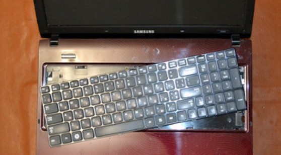 Samsung R580h: Intel Core i3-330m и GeForce GT 330m